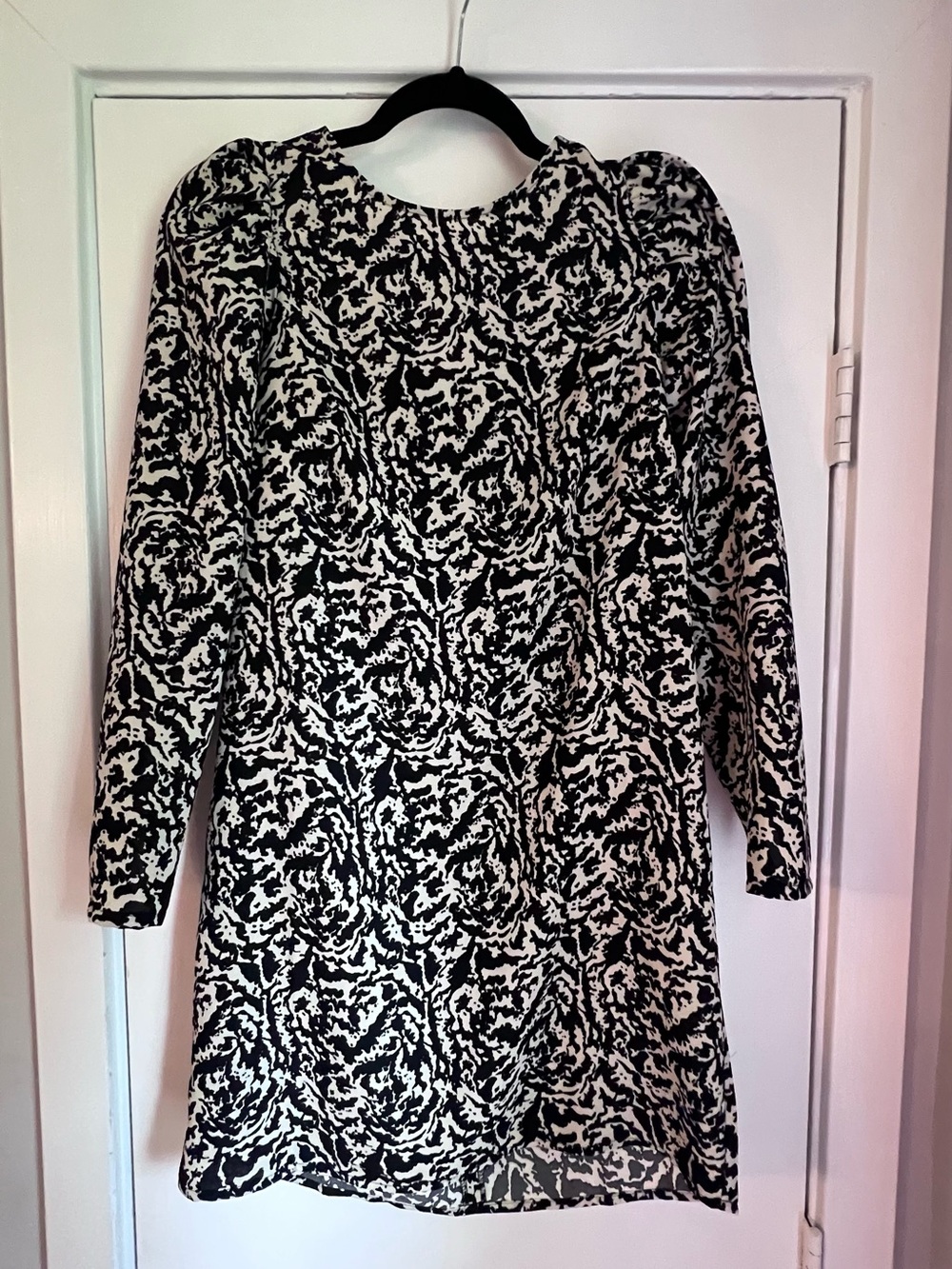 H&M Black/White Abstract Shift Short Dress Long Sleeve Round Neck Button XS